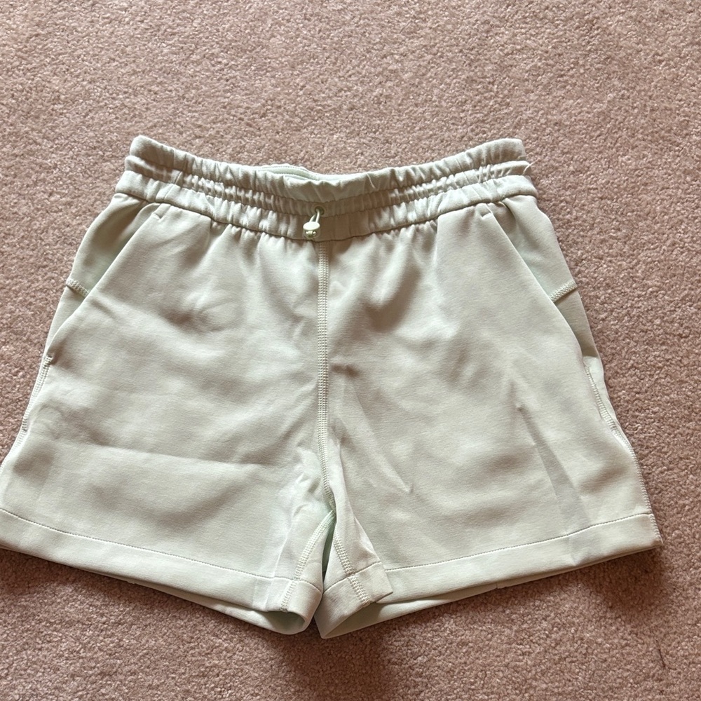 Lululemon Softstreme High-Rise Short 4"